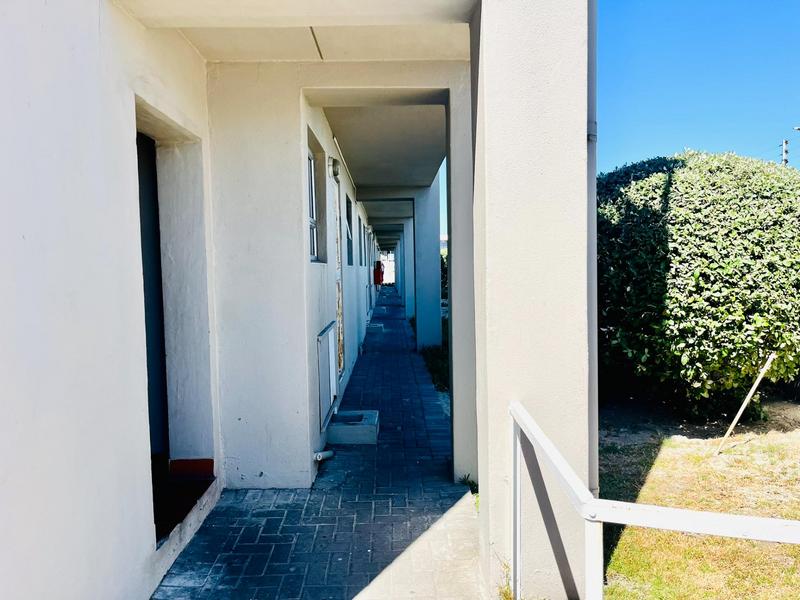 2 Bedroom Property for Sale in Thornton Western Cape